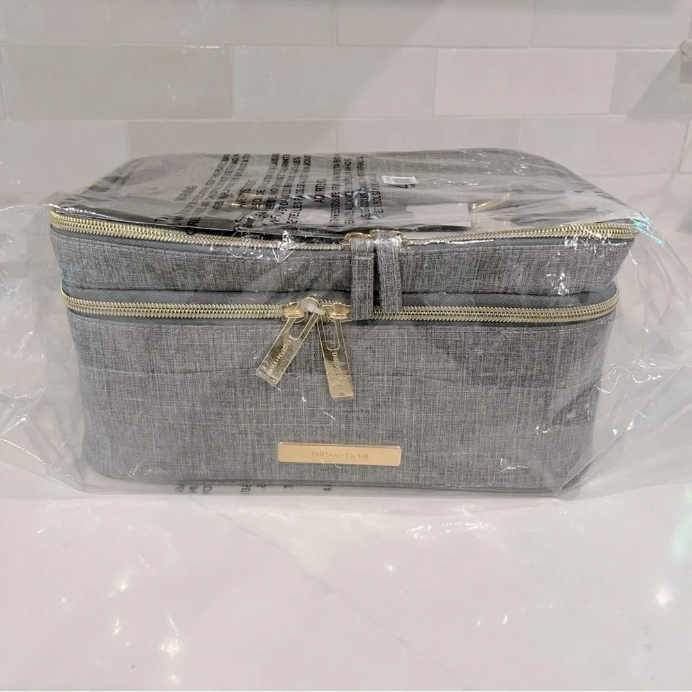 Professionista Gray Train Case With Adjustable Dividers - Picture 7 of 7